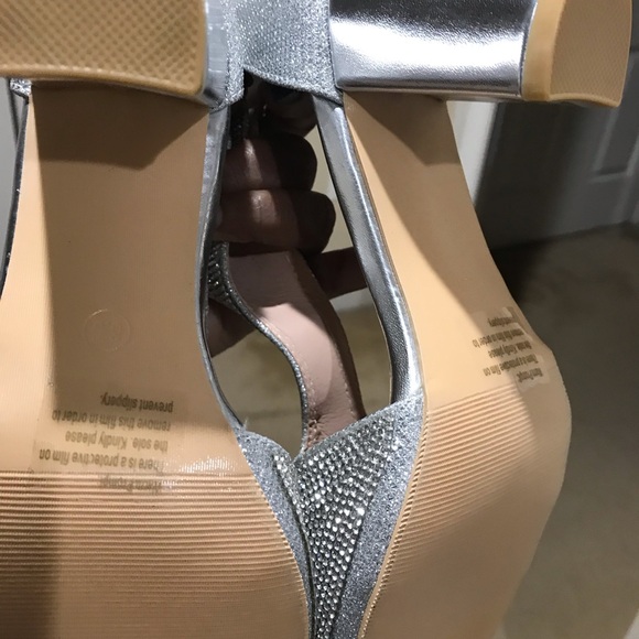 Sparkly silver rhinestone block heels - Picture 14 of 14